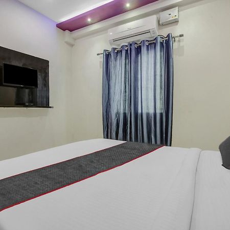 Collection O Galaxy Suites Хидерабад Екстериор снимка