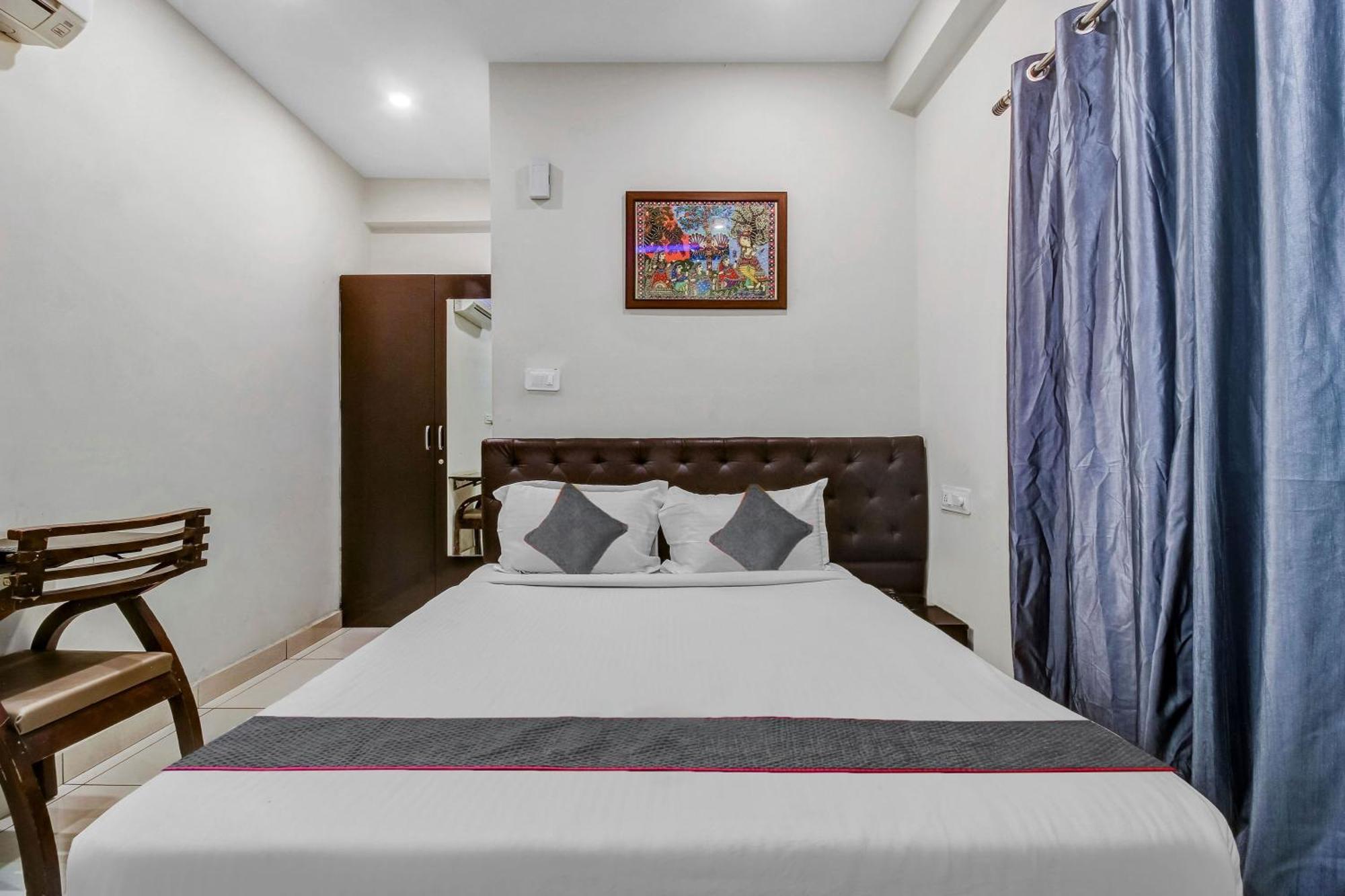 Collection O Galaxy Suites Хидерабад Екстериор снимка