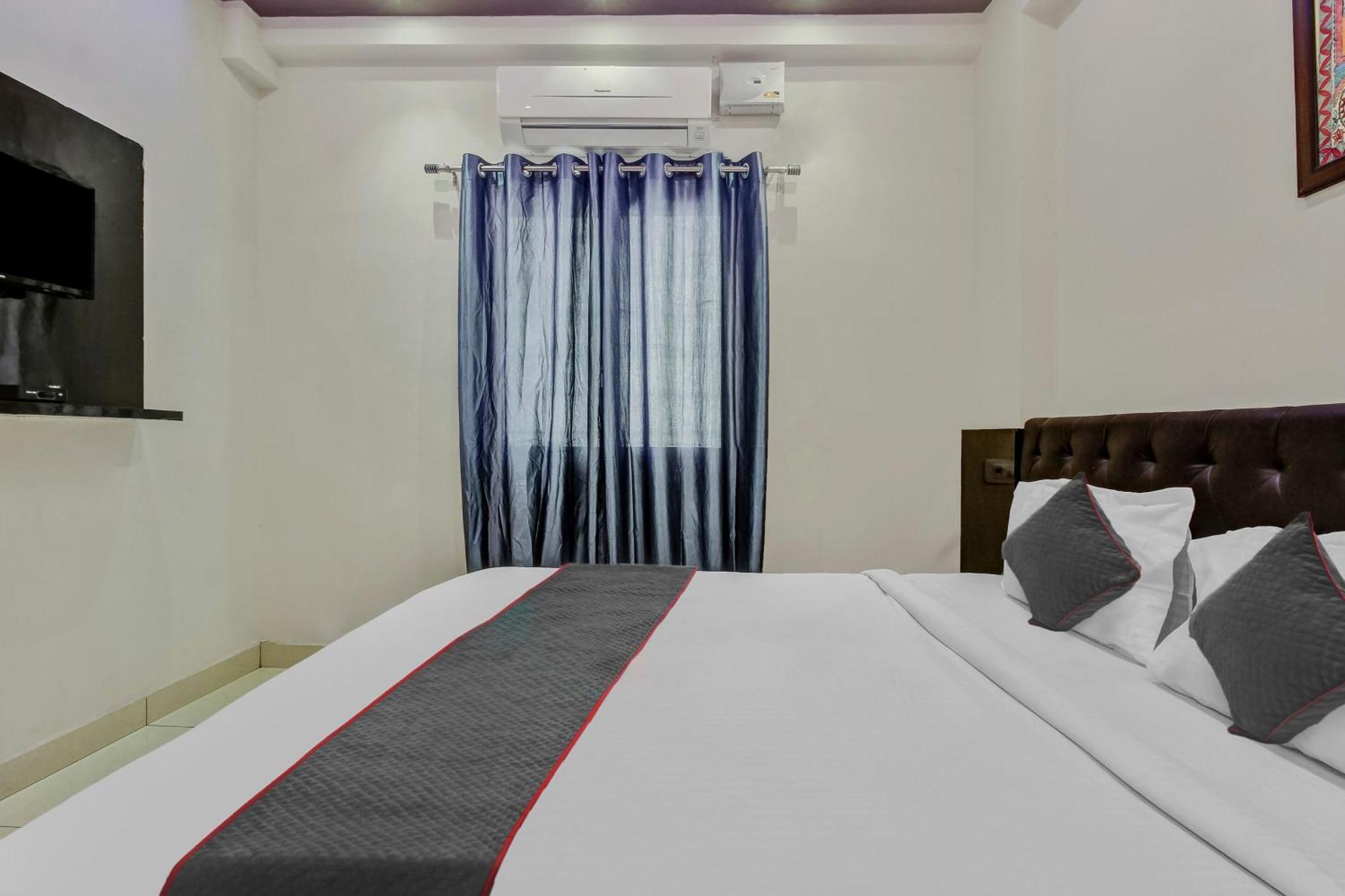Collection O Galaxy Suites Хидерабад Екстериор снимка