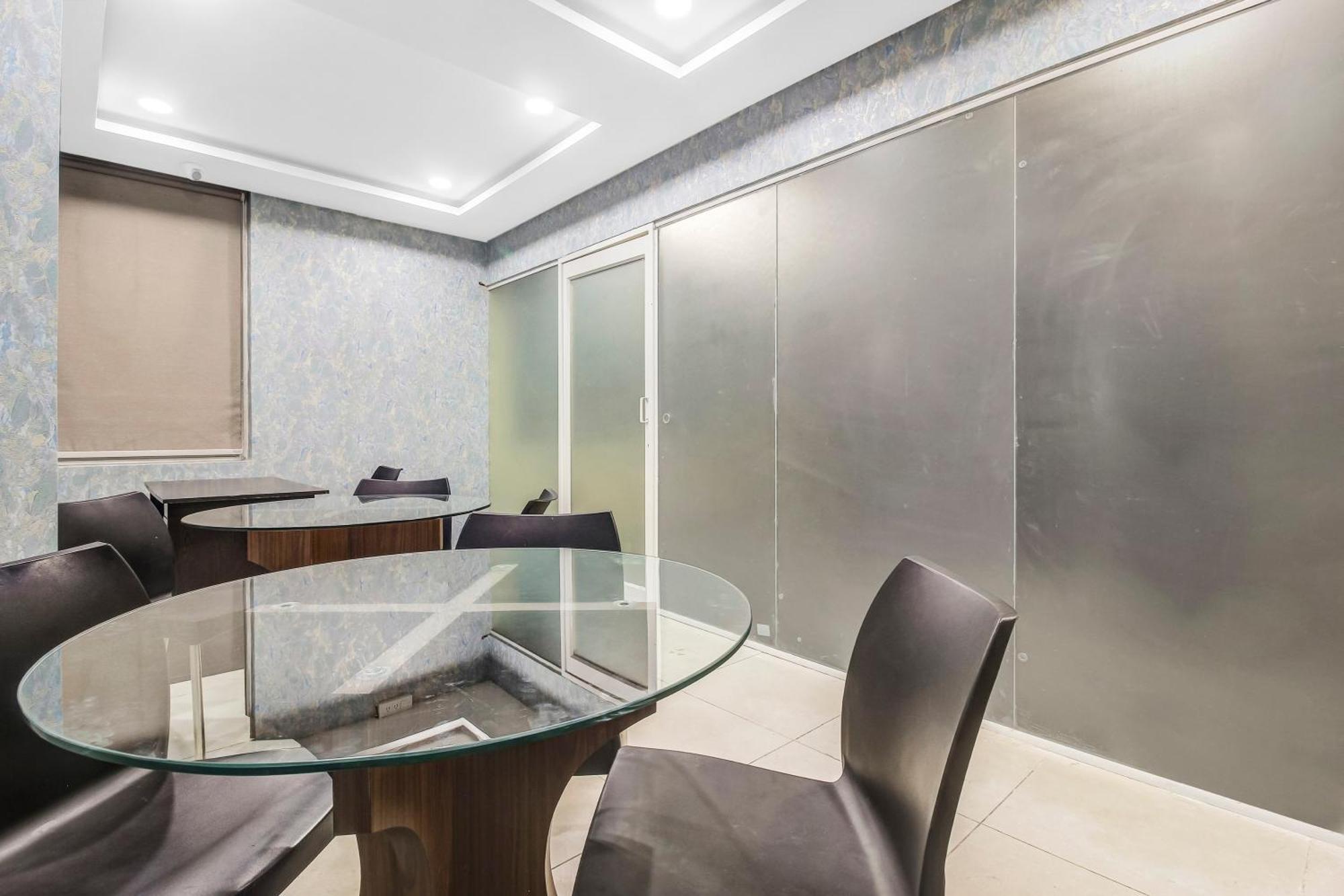 Collection O Galaxy Suites Хидерабад Екстериор снимка