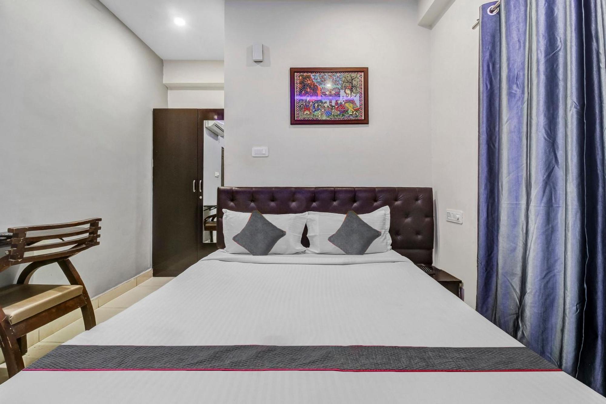 Collection O Galaxy Suites Хидерабад Екстериор снимка