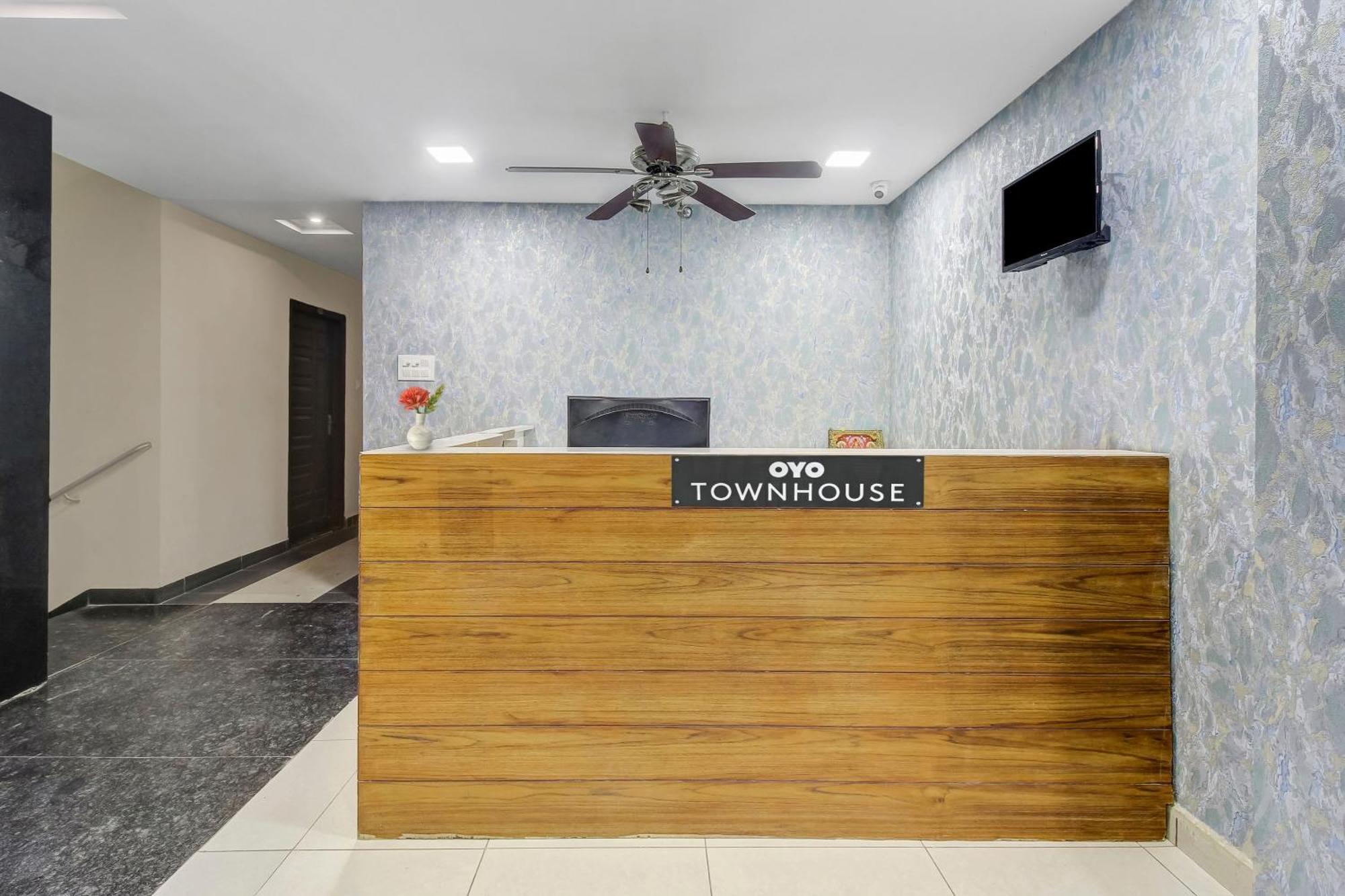 Collection O Galaxy Suites Хидерабад Екстериор снимка