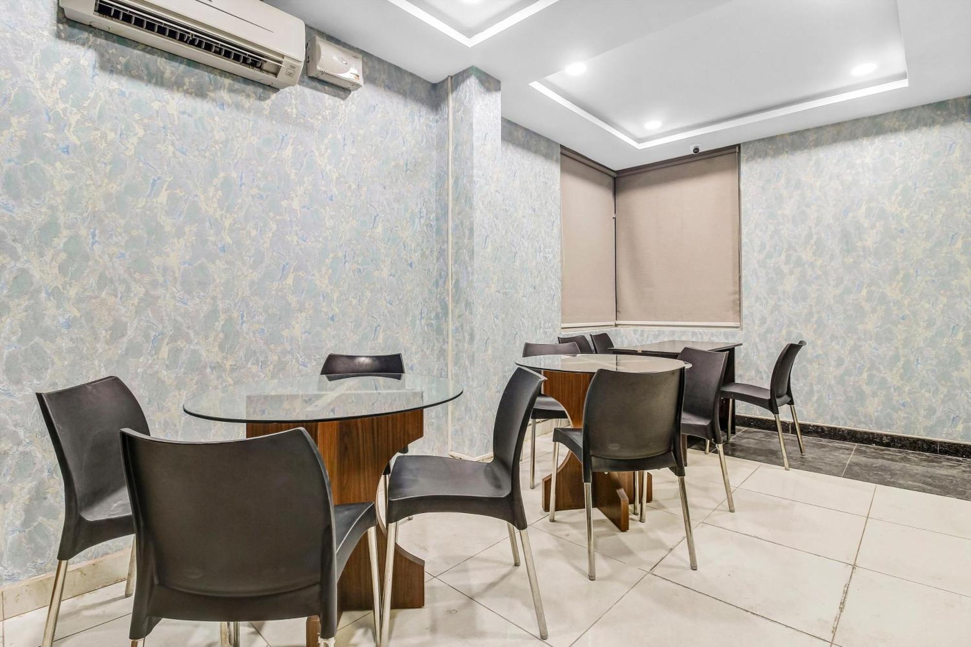 Collection O Galaxy Suites Хидерабад Екстериор снимка