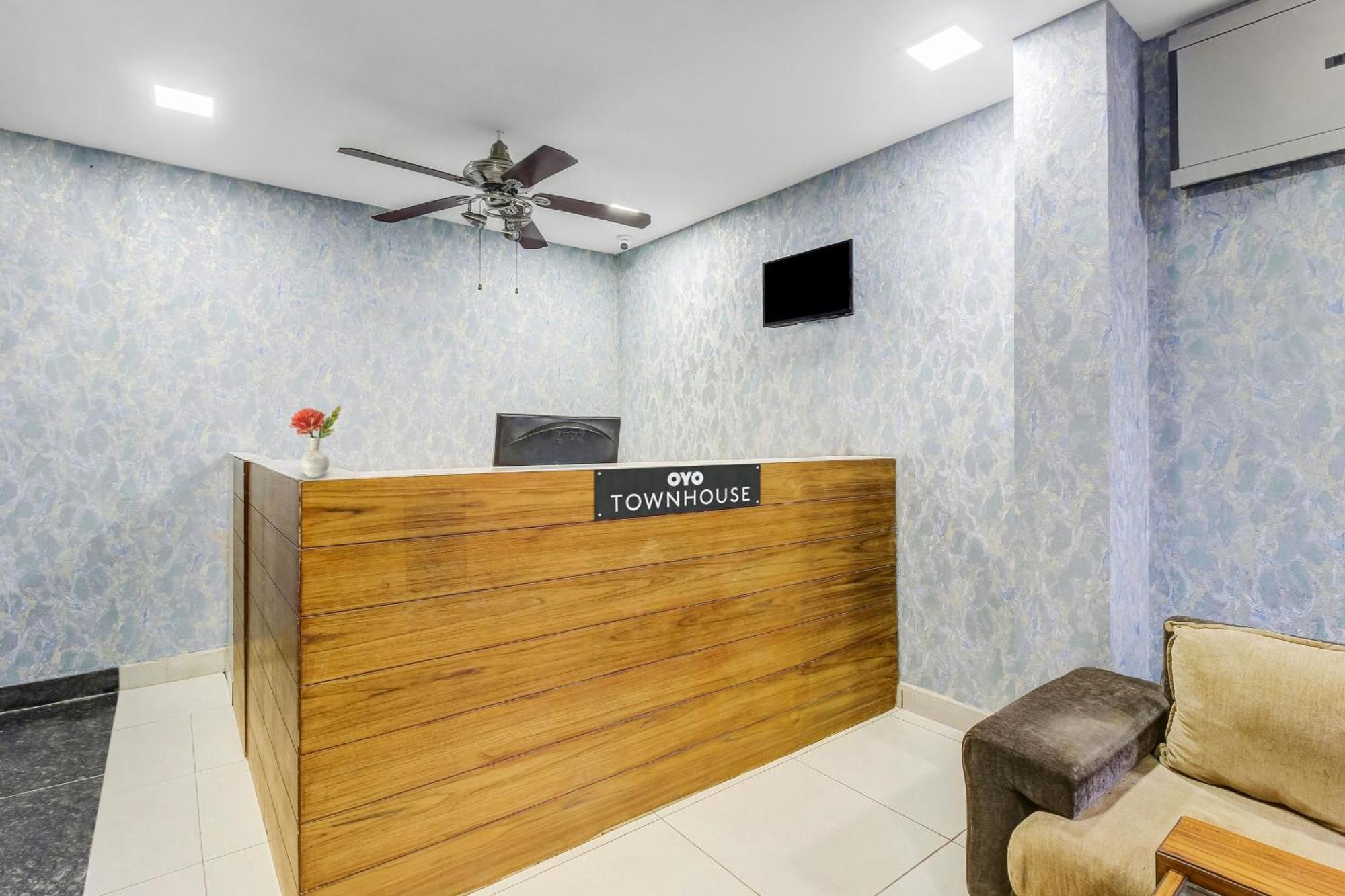 Collection O Galaxy Suites Хидерабад Екстериор снимка